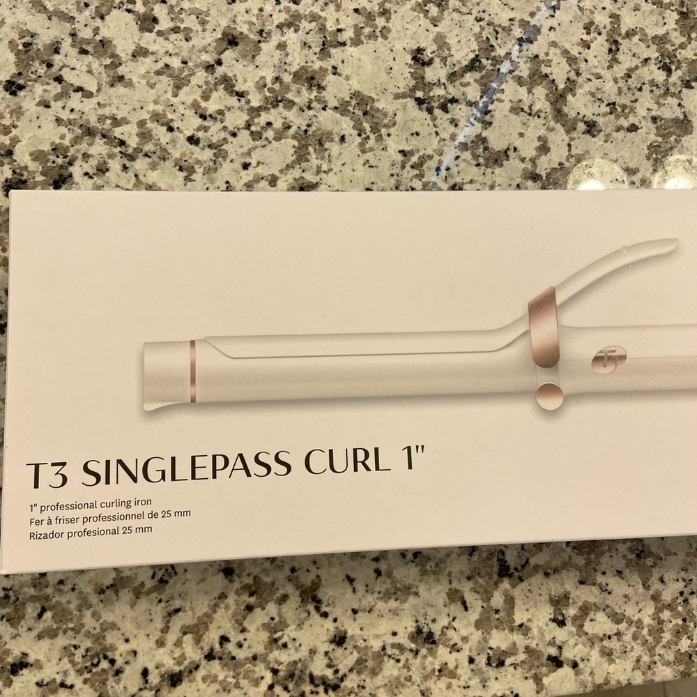 NWB T3 curling iron 1 inch